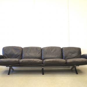 De Sede Sofa DS31 James Bond Interior Aksel Aachen Design