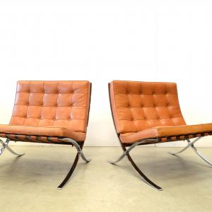 Mies van der Rohe Barcelona Chair Knoll International Interior Aksel