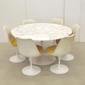 Eero Saarinen Table & Chairs Knoll International Interior Aksel