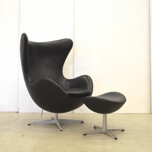 Arne Jacobsen Fritz Hansen Egg Chair Black Leather Leder Interior Aksel Aachen