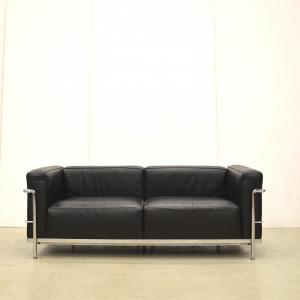 Cassina LC3 2er Sofa Le Corbusier Interior Aksel Aachen Paris London Bruxelles
