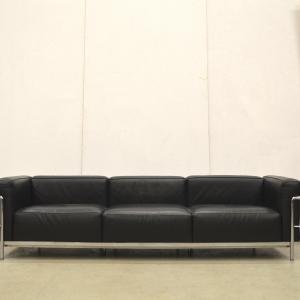 Cassina LC3 3er Sofa Le Corbusier Jeanneret Interior Aksel Paris London München