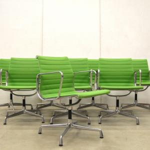Vitra EA108 Alu Chair Stuhl Grün Menge Interior Aksel London Paris Design Classics