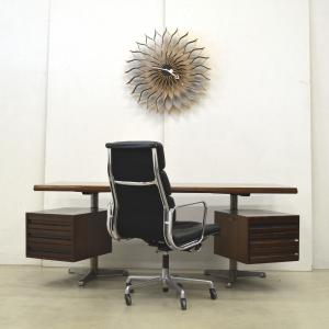 Osvaldo Borsani Desk Schreibtisch T95 Tecno Interior Aksel Aachen Designmöbel Klassiker