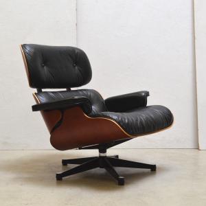 Vitra Eames Lounge Chair Cherry Edition Interior Aksel Aachen Design Chair Worldwide Transport
