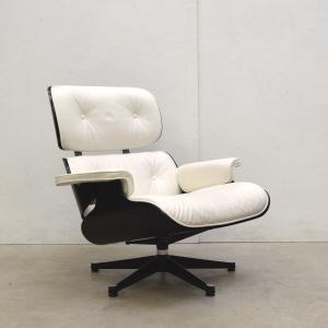 Vitra Eames Lounge Chair Black White Interior Aksel Aachen Design Buy Sell NY Paris London Worldwide Transport 