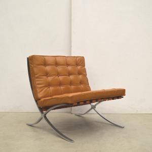 Cognac Barcelona Chair Mies van der Rohe Knoll Relax Vintage Interior Aksel Aachen NY Paris London Bruxelles Design Furniture