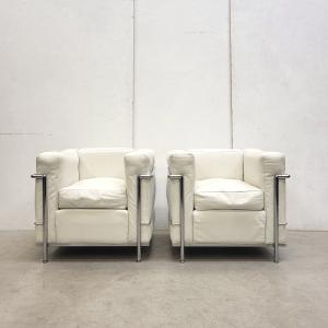 LC2 Club Chair Le Corbusier Cassina Y-Leather Early Production Interior Aksel Aachen Design Classics Vintage NY Milano Brussels Knokke