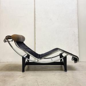 Cassina LC4 Chaise Longue Early 1st edition Pony hide Le Corbusier Interior Aksel Aachen Design Classics Buy Sell NY Bruxelles Paris