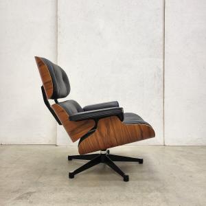 Vitra Eames Lounge Chair Santos Palisander Interior Aksel Aachen Design Classics Ankauf Buy Sell NY London Paris Amsterdam