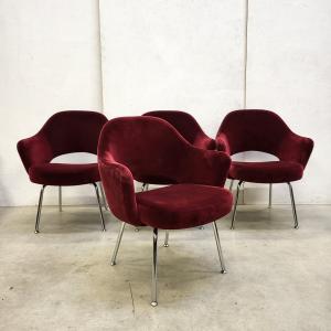 Eero Saarinen Knoll Executive Chair Esszimerstuhl Interior Aksel Aachen Design Classics Klassiker Buy Vintage NY Amsterdam Paris London