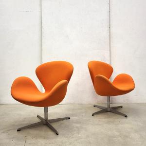 Swan Chair Arne Jacobsen Fritz Hansen Orange Fabric Interior Aksel Aachen Design Classics NY Amsterdam Hong Kong Brussels