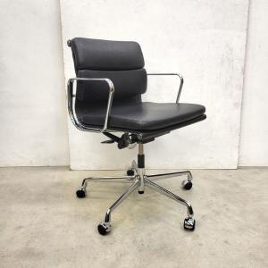 Vitra EA217 Soft Pad Bürostuhl Chair Interior Aksel Eames Design Classics NY Vintage Amsterdam London Paris Milano
