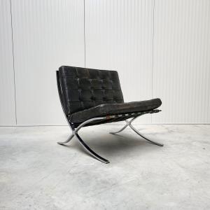 Vintage Barcelona Chair Knoll Mies van der Rohe Interior Aksel Frühes Model Design Classics Chair NY Knokke Paris London Tokyo Seoul Qatar