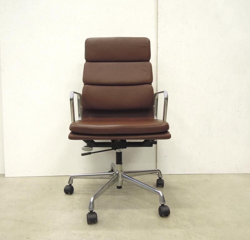 Vitra EA219 Soft Pad Chair Interior Aksel 