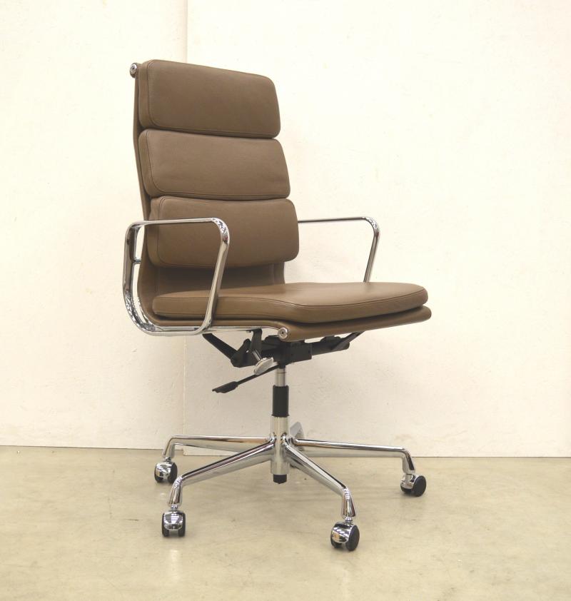 Vitra EA219 Soft Pad Office Char Bürostuhl Interior Aksel Aachen