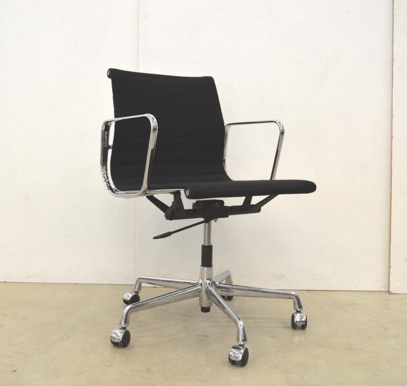 Vitra EA117 Alu Office Chair Bürostuhl Eames Interior Aksel Aachen