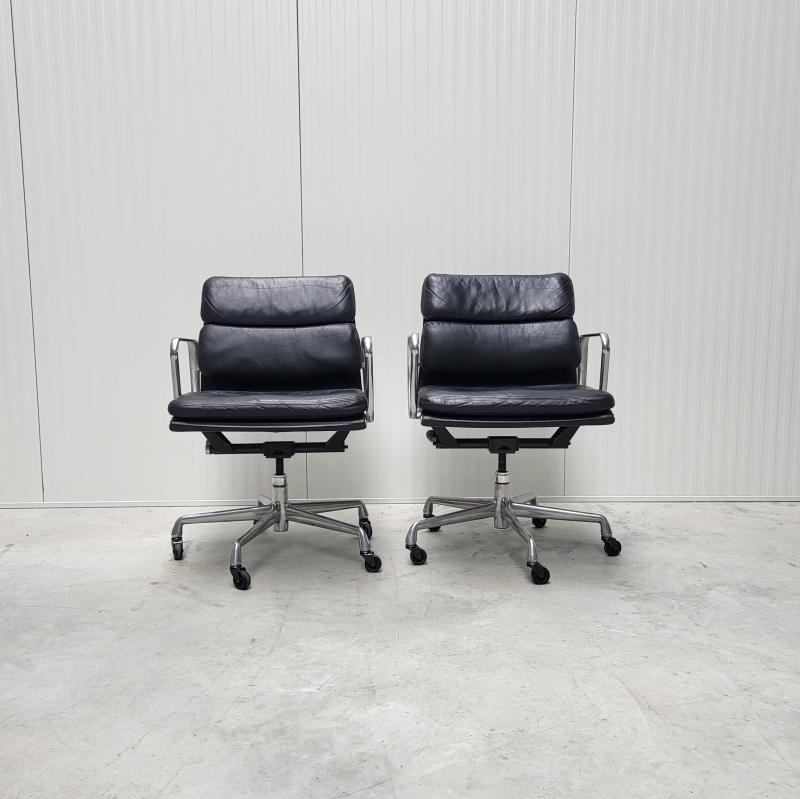 Herman Miller Soft Pad Office Chair EA435 EA335 Eames Interior Aksel Design Furniture Vintage NY Monaco Dubai Doha Paris