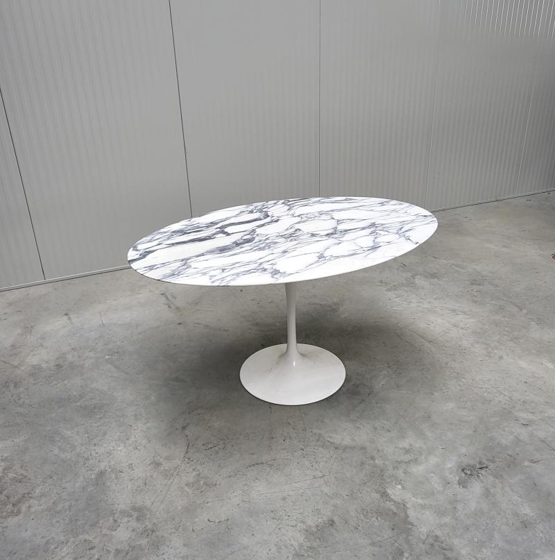Eero Saarinen Oval Marble Dining Table Knoll Interior Aksel Aachen Design Furniture Vintage NY Paris London München Amsterdam